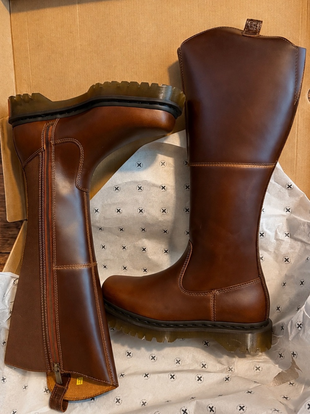 Dr. Martens Amaayah Hi Butterscotch Leather Knee High Boots Size 8 NIB - Picture 6 of 16